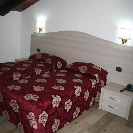 Agriturismo Cascina del Vai Cairo Montenotte Habitación foto
