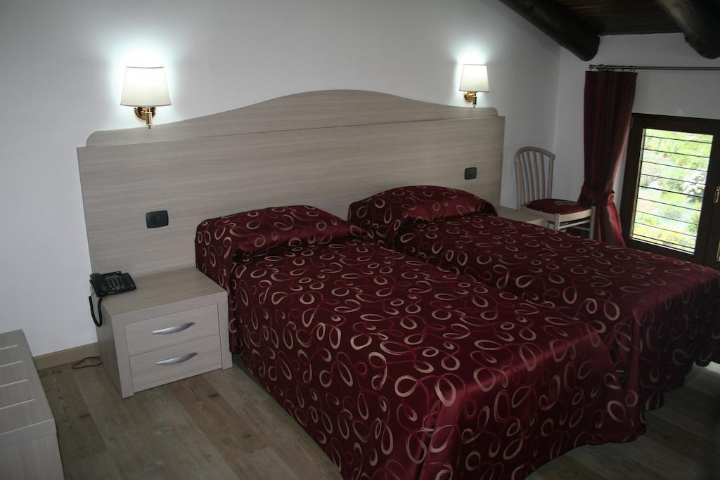 Agriturismo Cascina del Vai Cairo Montenotte Habitación foto