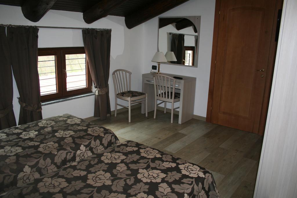 Agriturismo Cascina del Vai Cairo Montenotte Habitación foto